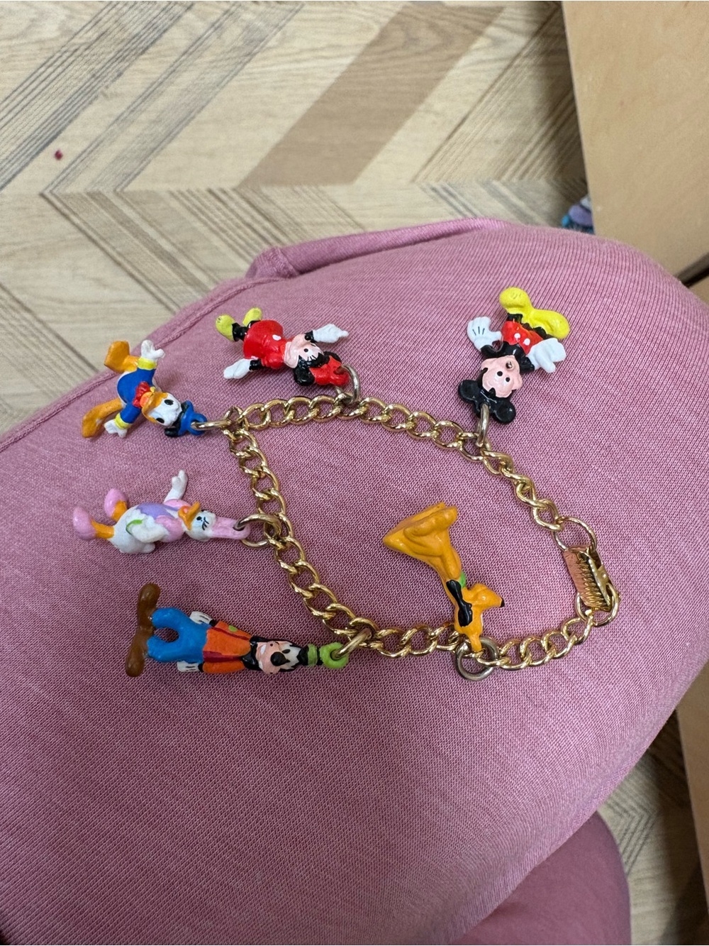 Disney Child Dangle Chain Bracelet w/Rubber Mickey, Minnie, Donald, Pluto, Goofy